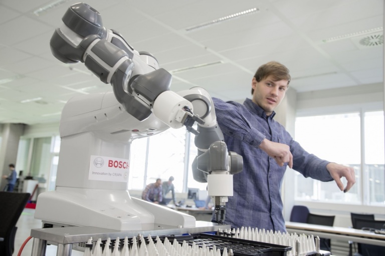 Új mesterséges intelligenciaközpontot nyit a Bosch