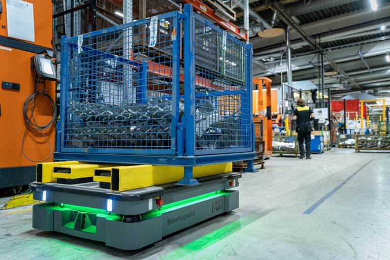 Egy robot naponta 30 szállítási feladatot végez el, és nemsokára 60-ra is képes lesz