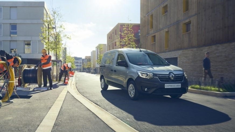 ÚJ RENAULT EXPRESS VAN: PRAKTIKUS ÉS HATÉKONY KISTEHERAUTÓ
