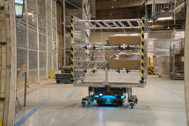 A FORVIA MiR robotok flottájával növelte logisztikai produktivitását 