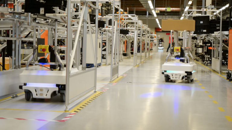 Az elektronikai szektor az ipari robotika növekedésének mozgatórugója: az AMR-ek segítenek a versenyképesség megőrzésében