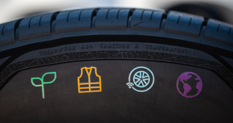 90%-BAN FENNTARTHATÓ ANYAGOKBÓL KÉSZÜLT GUMIABRONCS-KONCEPCIÓT MUTATOTT BE A GOODYEAR
