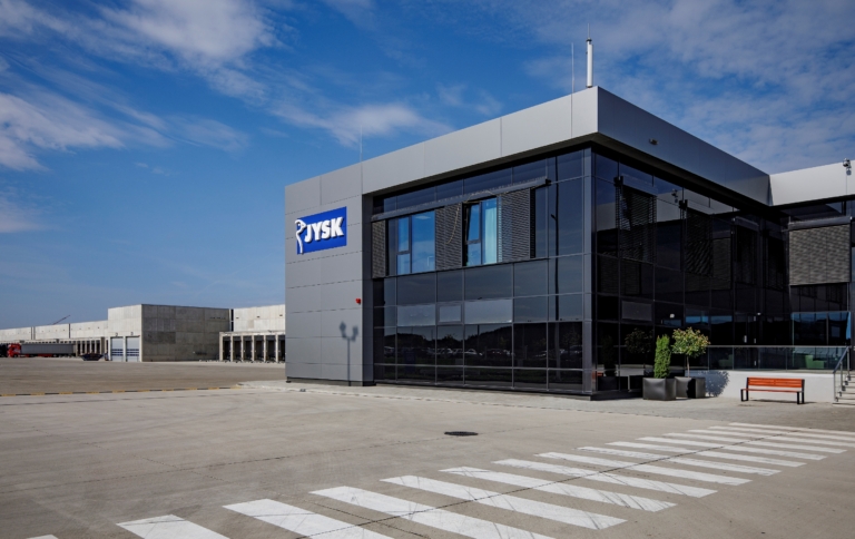 Automatizálta hazai óriásraktárát a JYSK