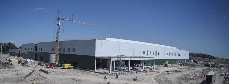 A helyi infrastruktúrát is fejleszti a Schneider Electric Dunavecsén
